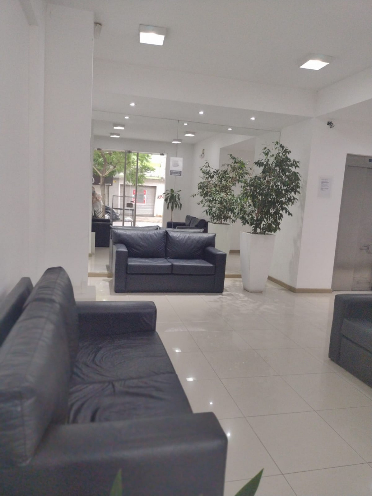 Venta de monoambiente con balcón a 3 cuadras de la plaza San Miguel /Apto crédito