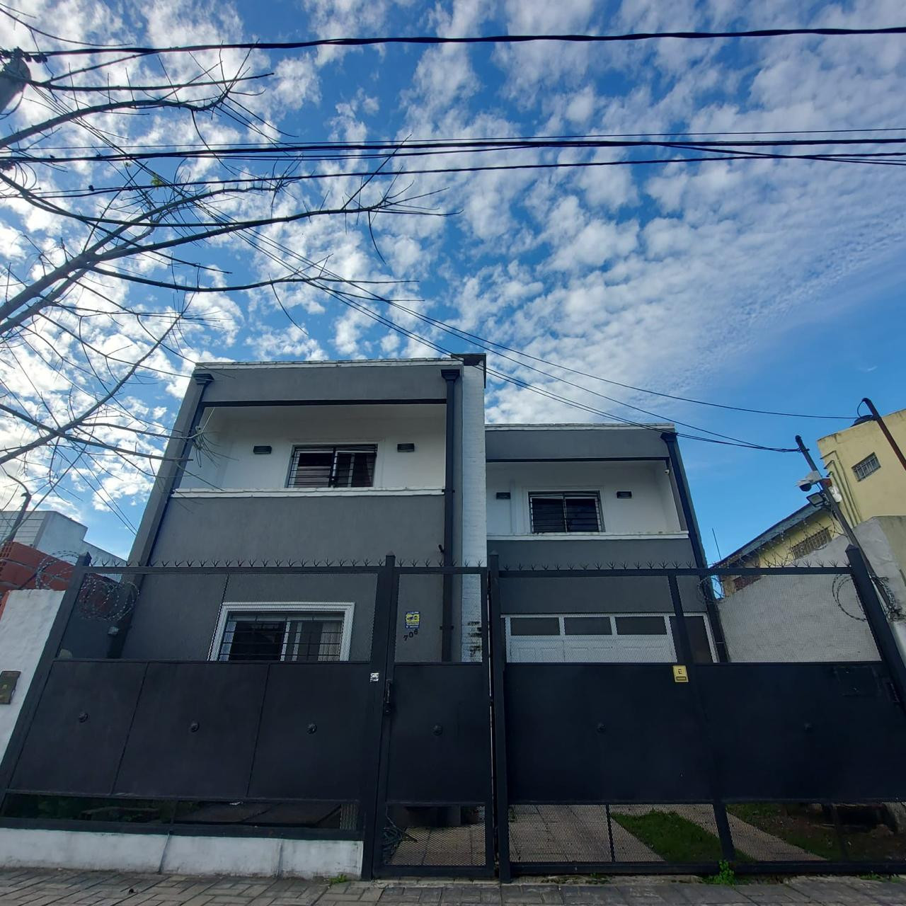 CASA 5 AMB A LA VENTA EN MUÑIZ!