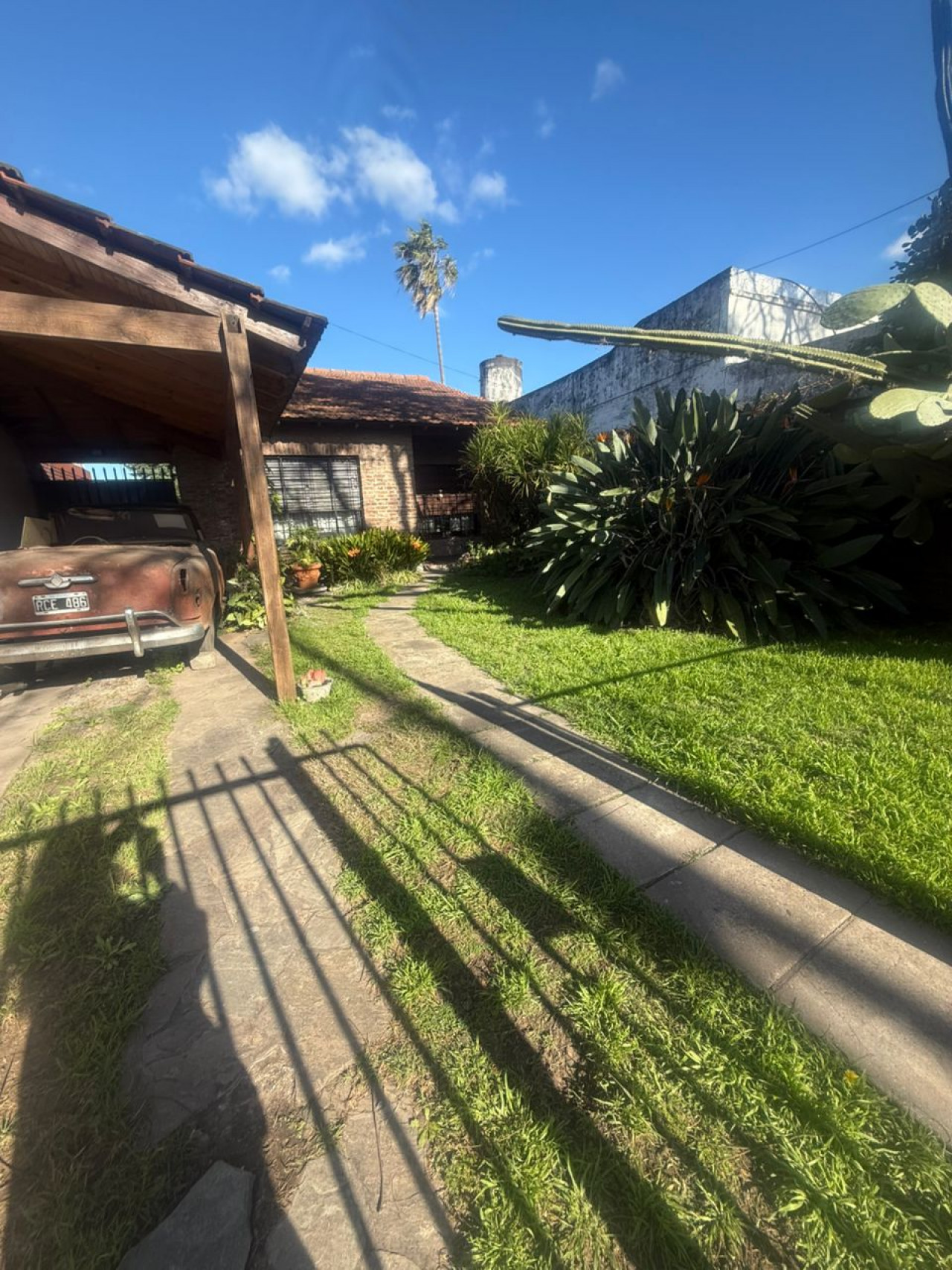 HERMOSA CASA 4 AMBIENTES EN BARRIO BALZARETTI - MUÑIZ