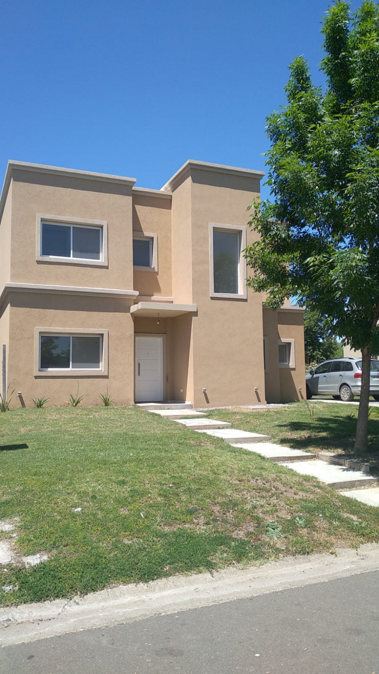 VENTA CASA 5 AMBIENTES EN SANTA GUADALUPE